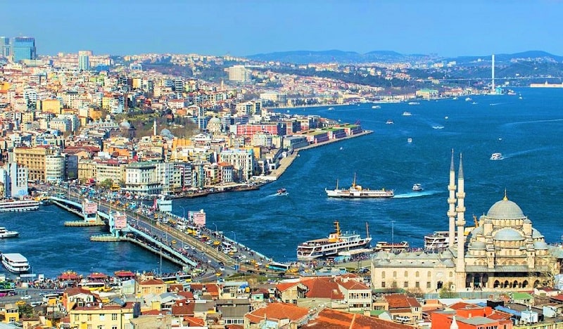 Vịnh Bosphorus vừa chia cắt, vừa nối liền hai lục địa Á - Âu